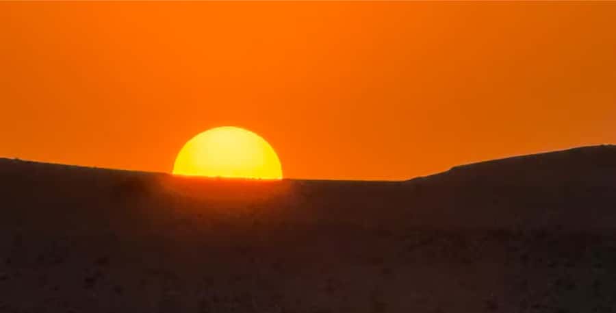Marrakech: Agafay Desert Camel Ride, Dinner, Fire Show - What the guides add to the evening