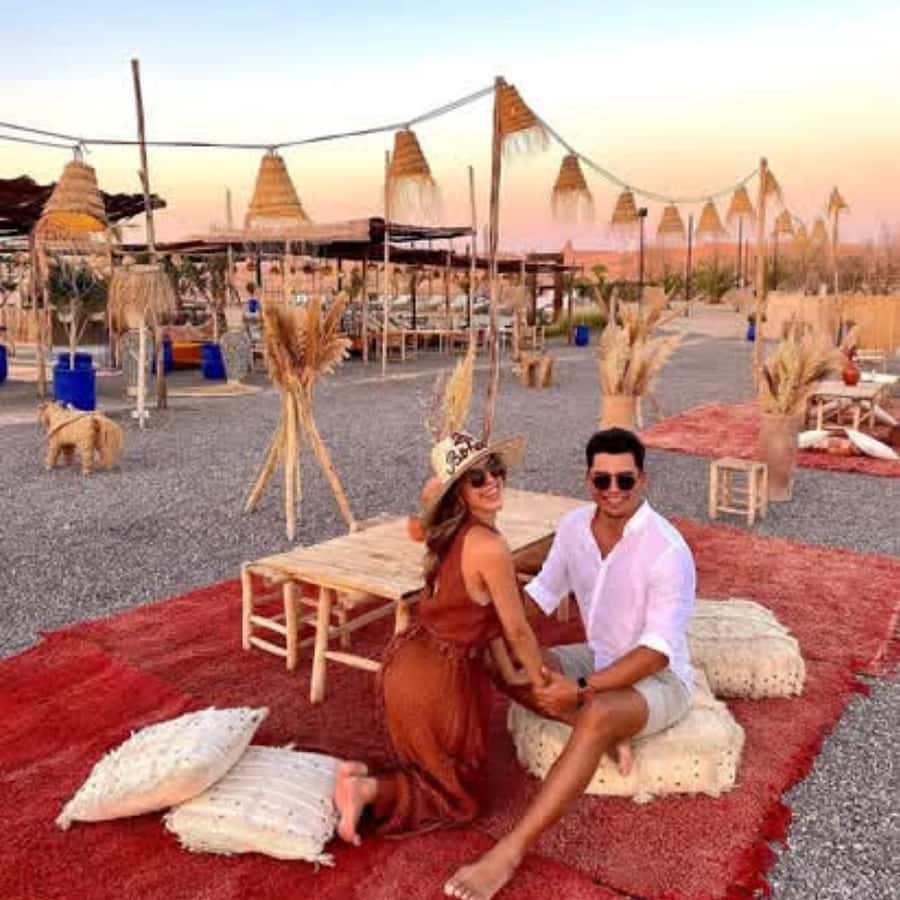 Marrakech: Agafay desert camel ride with dinner & spectacle - Moroccan dinner under the stars