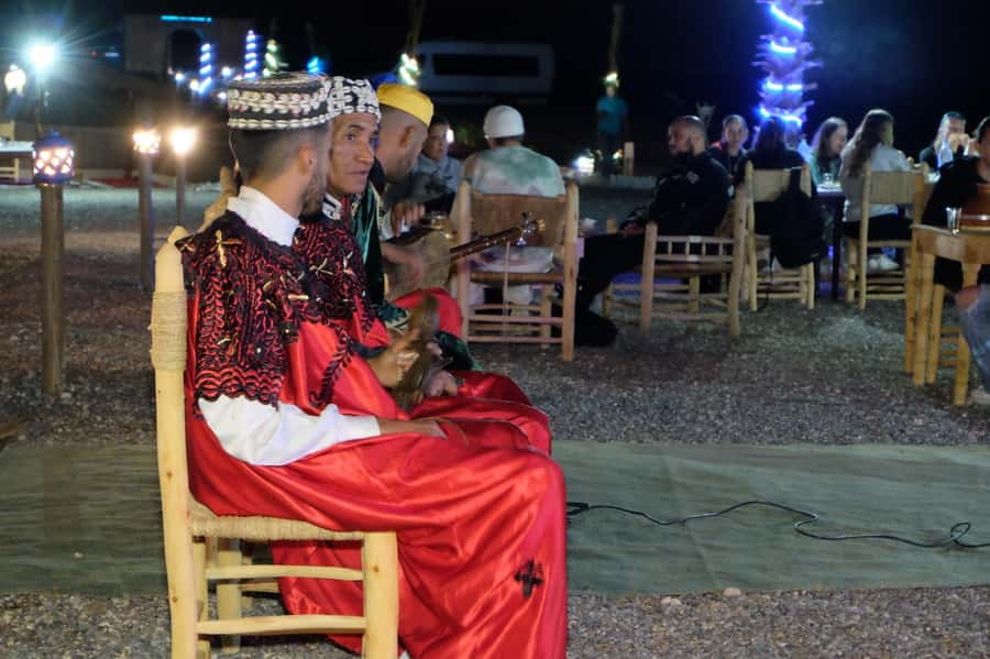 Marrakech: Agafay Desert Dinner Show with Sunset Camel Ride - Who should book this Agafay evening?