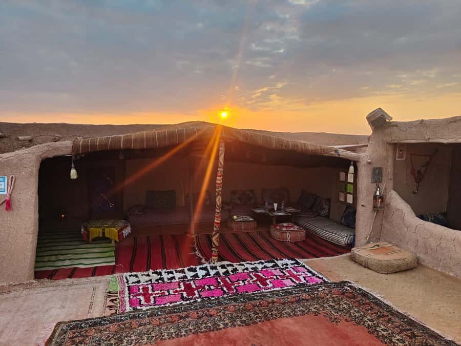 Marrakech: Agafay Desert Dinner Show with Sunset Camel Ride - Live music, dancing, and the fire show