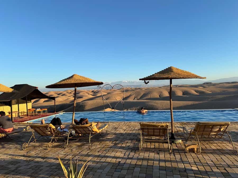 Marrakech: Agafay Desert Escape with Swimming Pool and Lunch - What the desert setting adds to a pool day