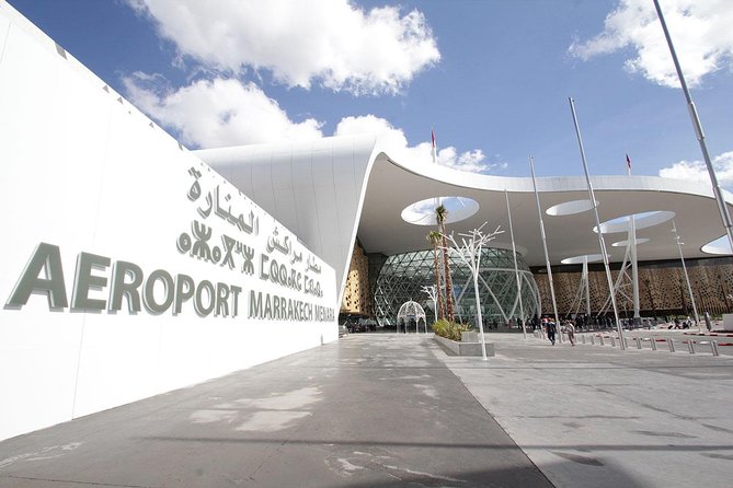Marrakech Airport Transfer ( private ride) - The last stretch to a narrow riad