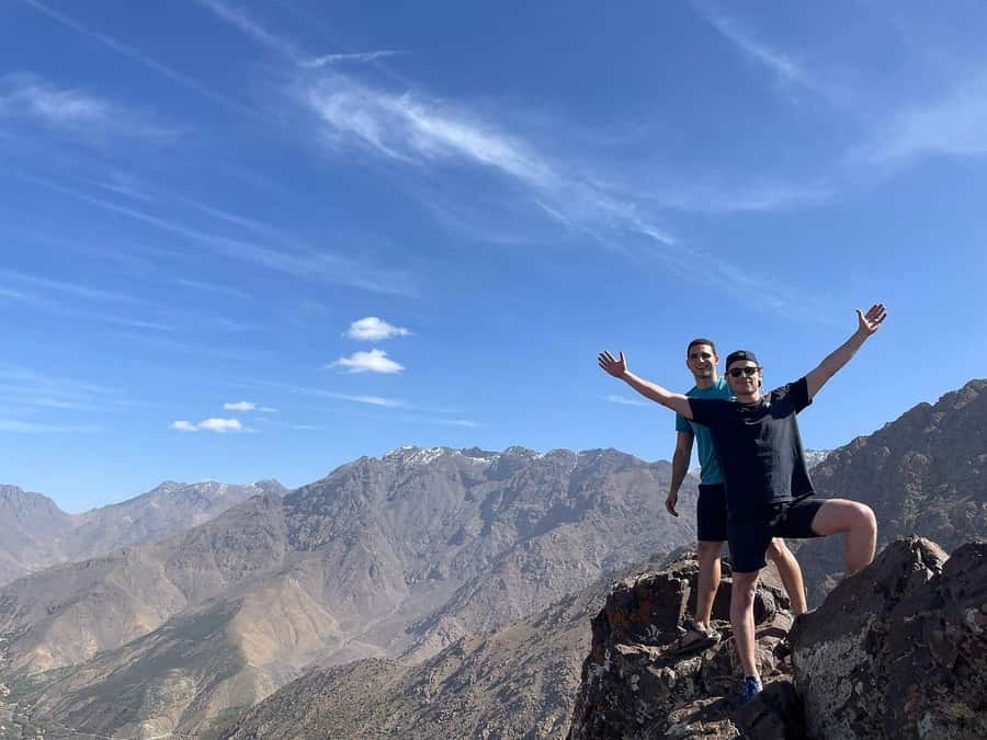Marrakech: Atlas Mountains Summit Day Trek 2700m - Guides, group size, and pace