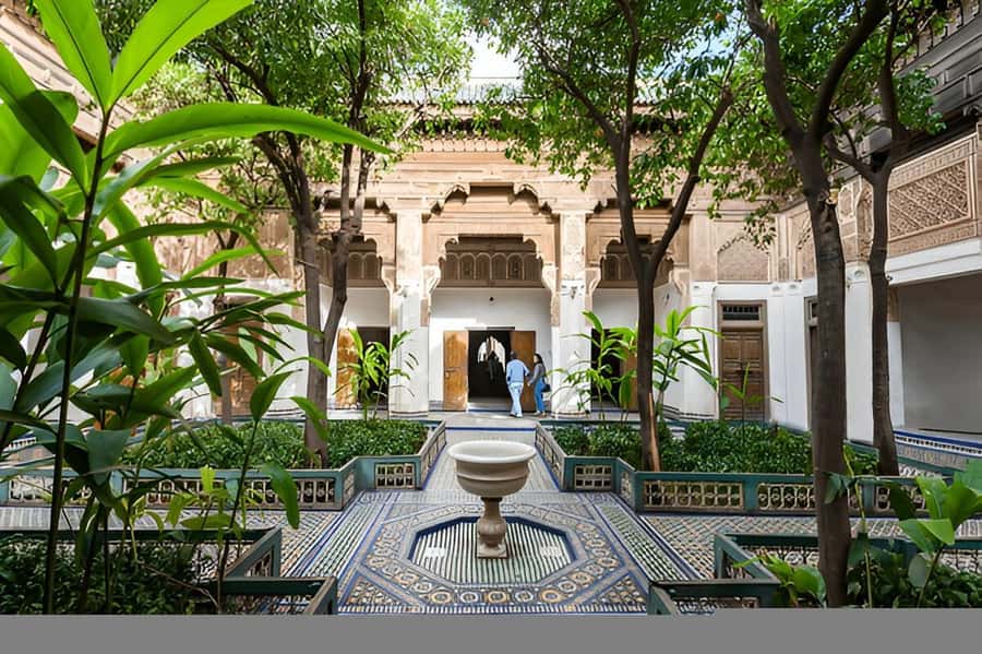 Marrakech: Bahia Palace, Saadian Tombs, & Koutoubia Mosque - Why this three-hour walk works well in Marrakech