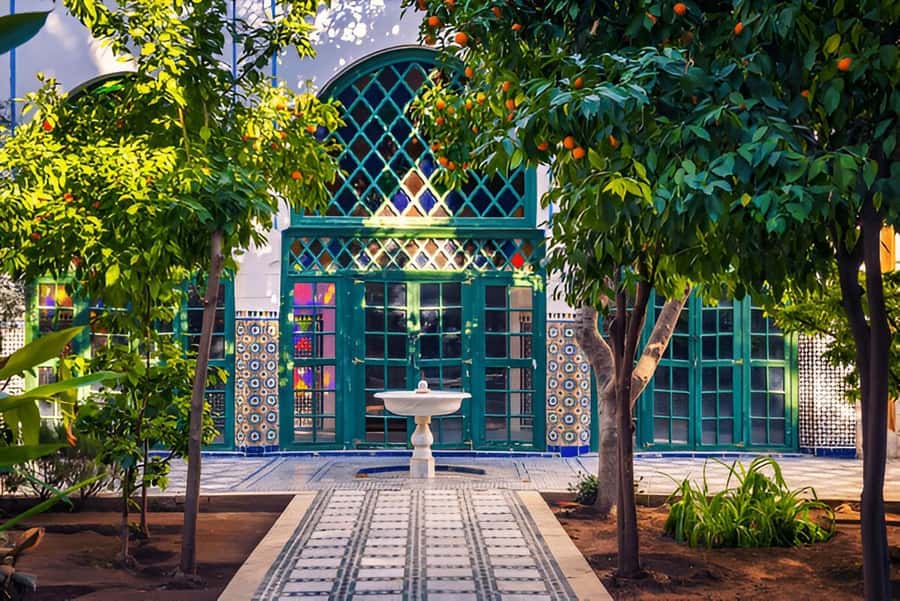 Marrakech: Bahia Palace, Saadian Tombs, & Koutoubia Mosque - The Saadian Tombs and the cost of waiting