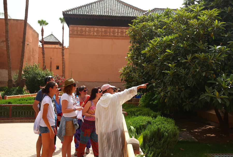 Marrakech: Bahia Palace, Saadian Tombs & Medina Guided Tour - Why this walk works well on your first day