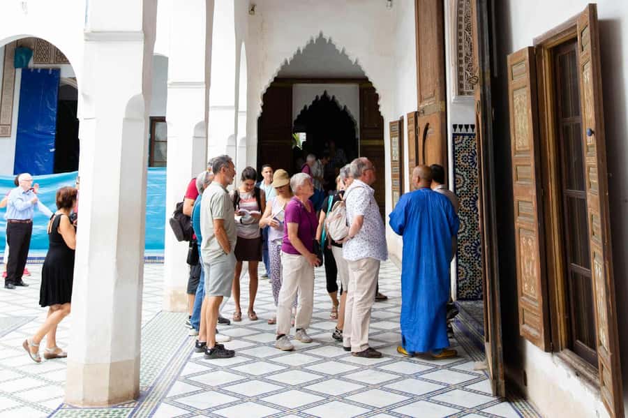 Marrakech: Bahia Palace, Saadian Tombs & Medina Guided Tour - What the four-hour schedule really feels like