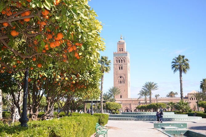 Marrakech: Bahia Palace, Saadian Tombs, Souk and Medina Tour - Why this four-hour route works for a first day