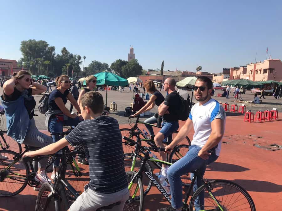 Marrakech: Bicycle Tour with a Local Guide - Gueliz and Hivernage: Marrakech beyond the old walls