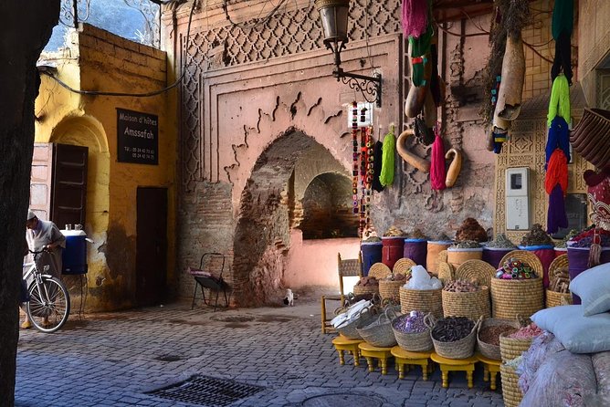 Marrakech City Highlights Half-Day Tour - Saadian Tombs and the story behind the locked doors