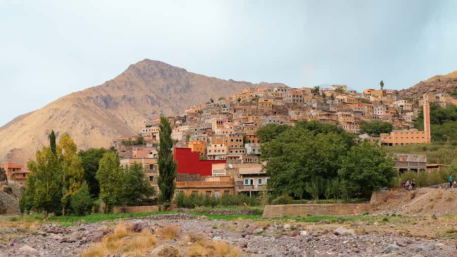 Marrakech Day trip Atlas Mountains & Agafay Desert - Reaching the Atlas waterfalls