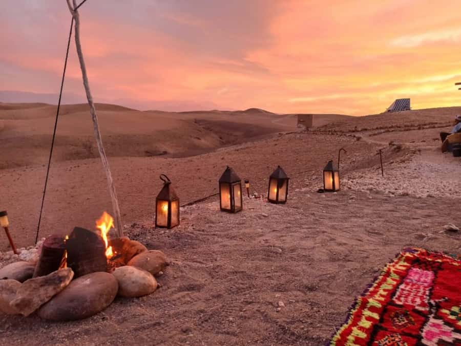 Marrakech: Dinner in Agafay Desert, Fire show & Camel Ride - Atlas Mountain views at sunset