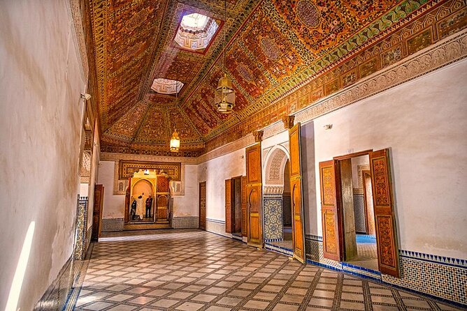 Marrakech: Historical Private Tours - Half-Day - The souks: shopping with a local handrail