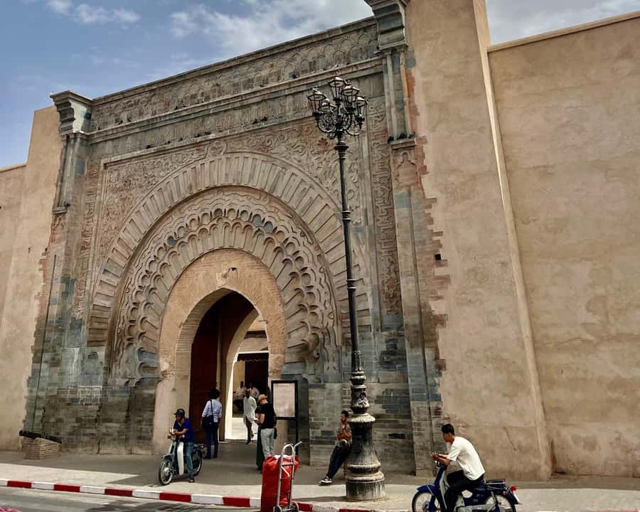Marrakech: Majorelle & Menara Garden Tour and Carriage Ride - The horse carriage ride around Marrakech
