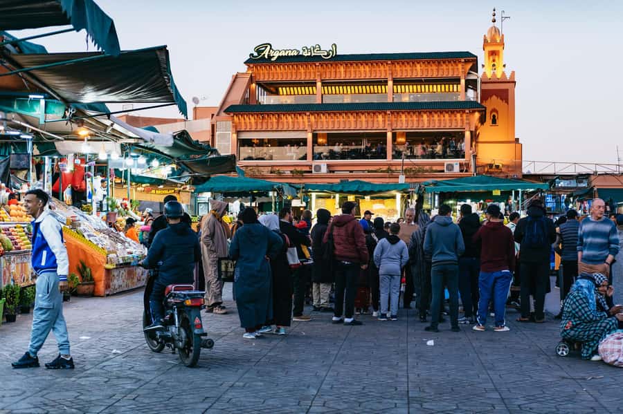 Marrakech: Medina by Night Walking Tour with Moroccan Tea - Should you book it?