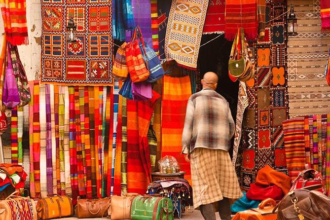 Marrakech: Medina Souks Guided Walking Tour - What the guide adds to the experience