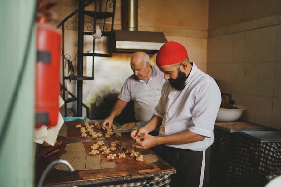 Marrakech: Medina Stories Food Tour with 15+ Tastings - Why this food tour is different from a Jemaa El Fnaa dinner