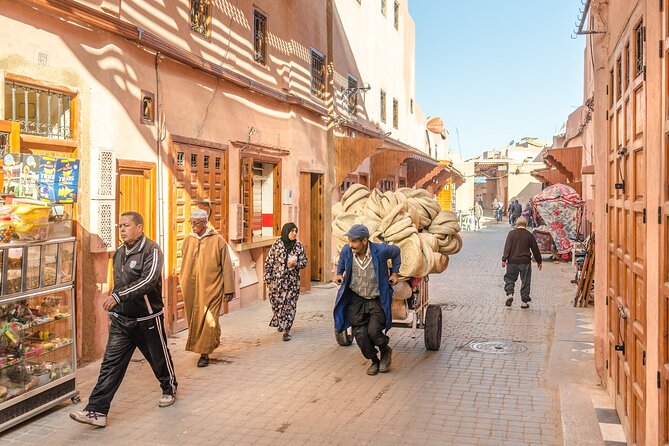 Marrakech: Palace, Museum, Madrasa & Medina Highlights Tour - Starting in Jemaa el Fna