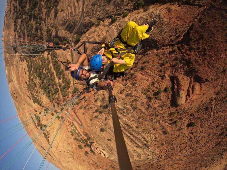 Marrakech: Paragliding over Agafay Desert & Atlas Mnt Views - The languages and overall feel