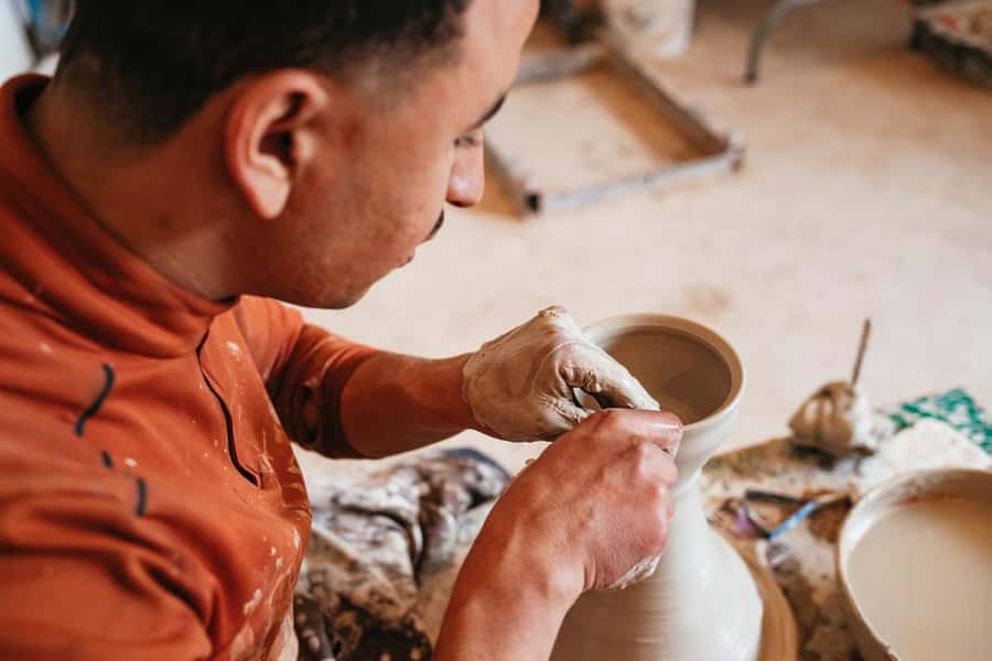 Marrakech: Pottery Workshop - Trying molding, the second Moroccan technique