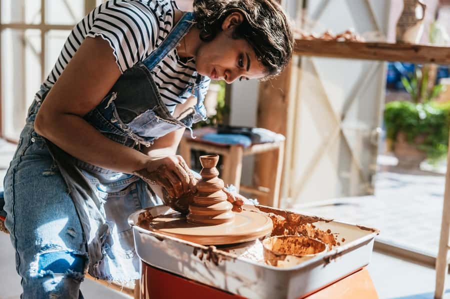 Marrakech: Pottery Workshop with Moroccan Tea - The 15-minute demonstration sets you up