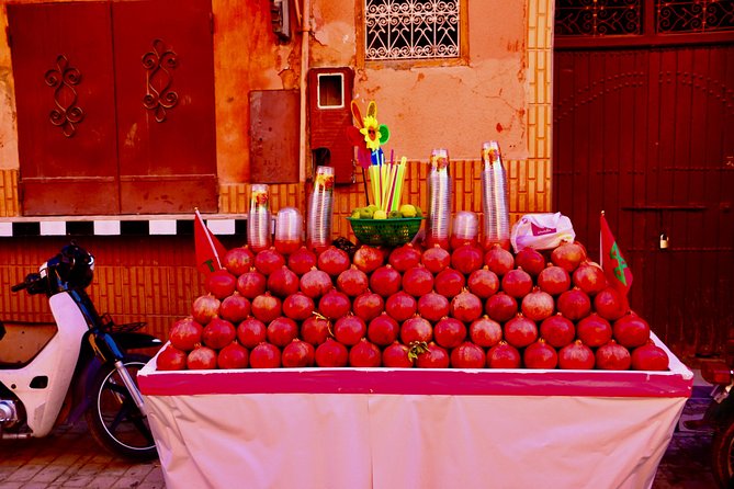 Marrakech Private Full-Day Walking Tour with Hotel Pickup and Drop-Off - Saadian Tombs: a compact monument worth planning for