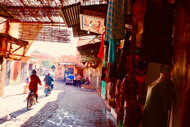 Marrakech Private Half-Day Walking Tour - Saadian Tombs and the Sultan’s legacy