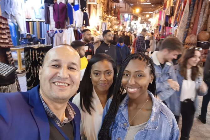 Marrakech Private Souks Tour: Exclusive Shopping Experience - Starting at Jemaa el-Fnaa and entering the old souks