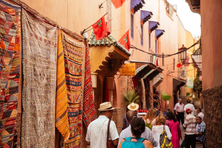 Marrakech: Private Souks Tour with Tea and Traditional Snack - The back lanes and working artisans