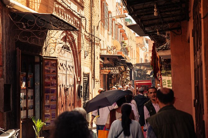 Marrakech PRIVATE TOUR With Locals: Highlights & Hidden Gems - Souks, alleys, and the value of local navigation
