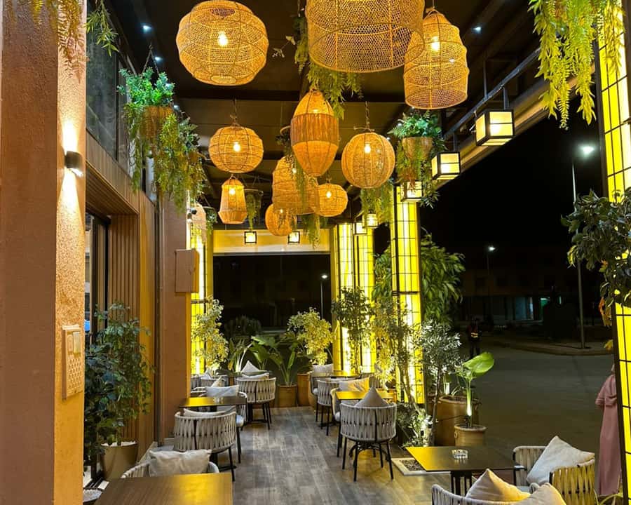 Marrakech: Restaurant Dinner Experience with Hotel Pickup - Leaving the Medina for a quieter dinner