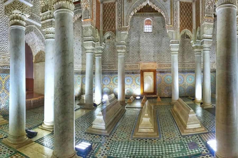 Marrakech: Saadian Tombs, Bahia Palace, Medina and Souk Tour - Why this walking tour works as a first look at Marrakech