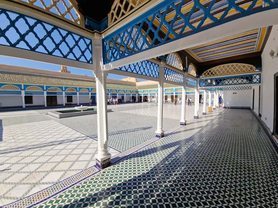 Marrakech: Saadian Tombs, Bahia Palace, Medina and Souk Tour - The Saadian Tombs and the power of decoration