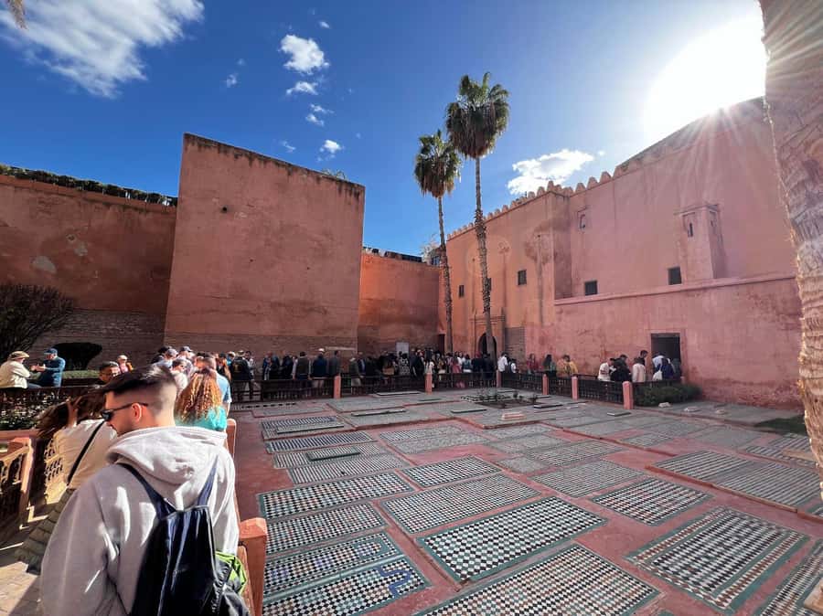 Marrakech: Saadian Tombs, Bahia Palace, Medina and Souk Tour - The guides make the difference