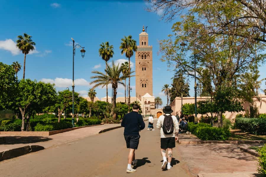Marrakech: Saadian Tombs & Bahia Palace, Medina Guided Tour - Bab Agnaou, the Kasba, and a Royal Entrance