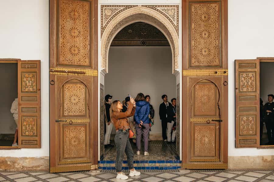 Marrakech: Saadian Tombs & Bahia Palace, Medina Guided Tour - What the $18 Price Really Buys You