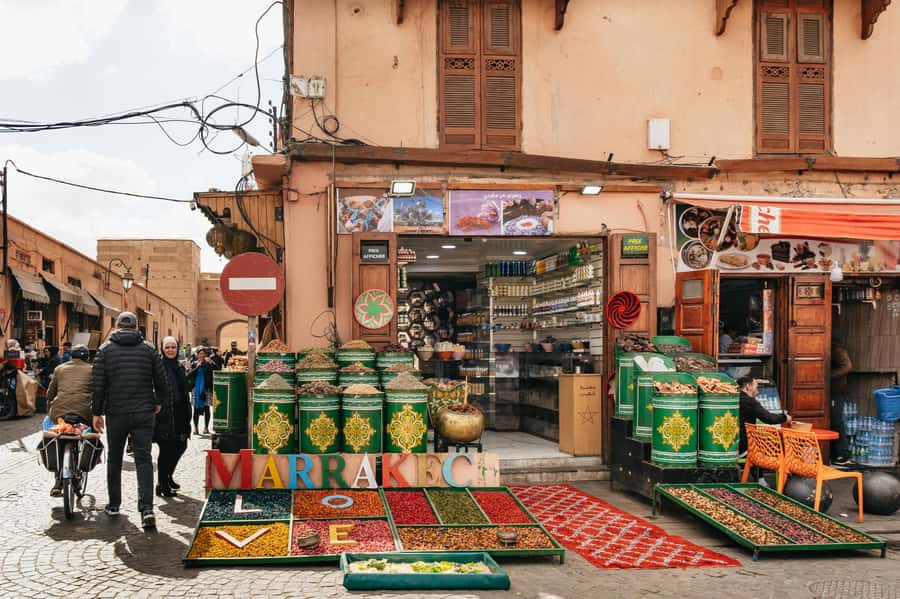 Marrakech: Saadian Tombs & Bahia Palace, Medina Guided Tour - Starting at Jemaa el-Fnaa and Koutoubia Mosque