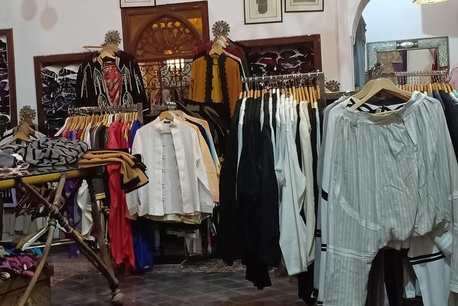 Marrakech shopping tour, secrets of Medina with a shopper guide - Pottery, spices, jewelry, and babouches