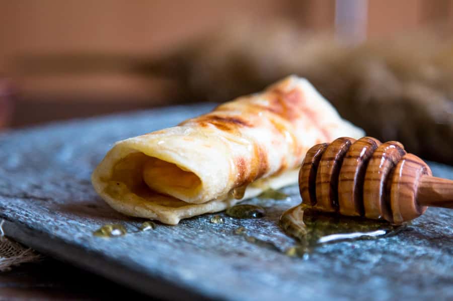 Marrakech: Traditional Moroccan Crepes & Bread Cooking Class - Your first task: learning the three Moroccan breads