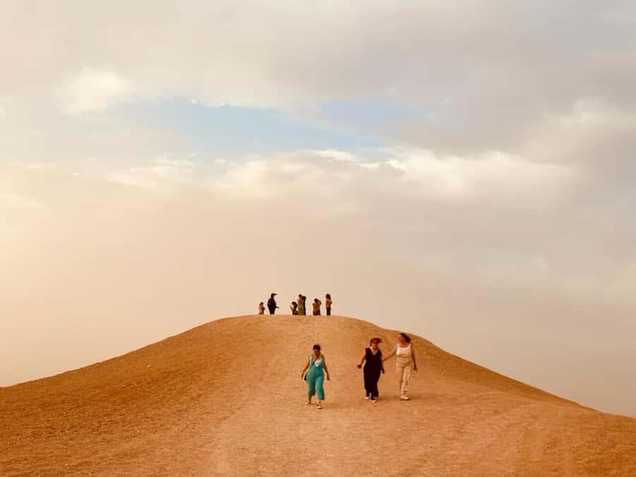 Marrakesh: Agafay Desert Tour with Lunch and Swimming Pool - A Moroccan lunch with a mountain view