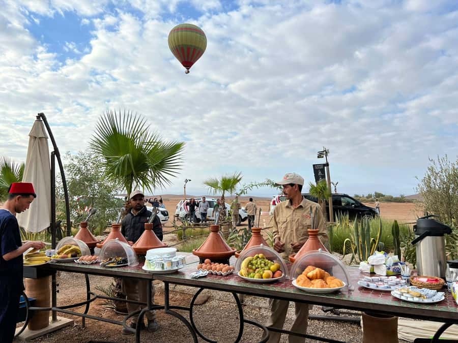 Marrakesh: Early Morning 40-Minute Balloon Flight - Tea, croissants, and the first glimpse of the camp