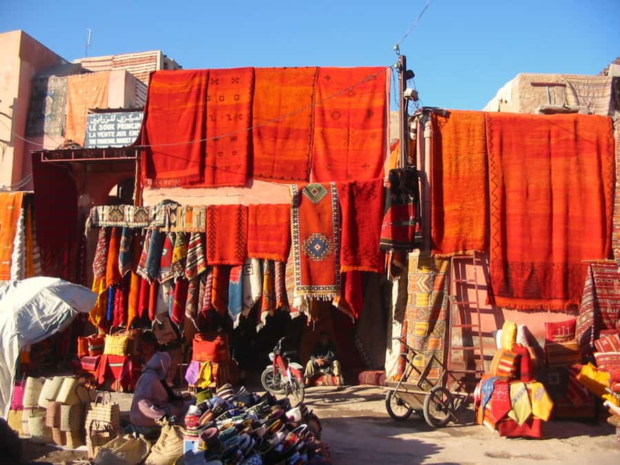 Marrakesh: Guided Souk Shopping Tour with a Local Guide - Key points at a glance