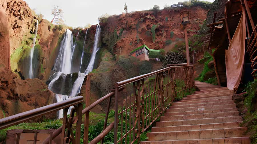 Marrakesh: Ouzoud Waterfalls Trip with Hike & Boat Option - Lunch with a view of the water
