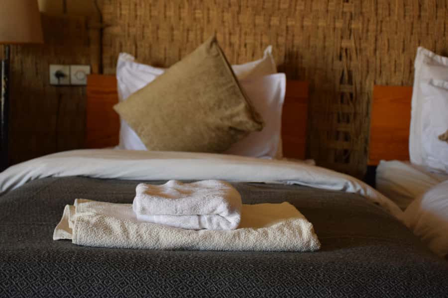 Merzouga: Overnight Stay in Luxury Desert Tent with Dinner - Sunrise, breakfast, and the return to the road