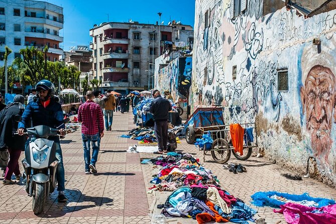 Morning Casablanca: The Medina and Beyond Cultural Walking Tour - How the group size changes the morning