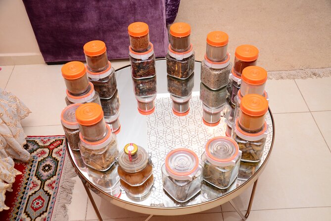 Moroccan Cooking Workshop LAMAI CHEF - A welcoming class with clear instruction