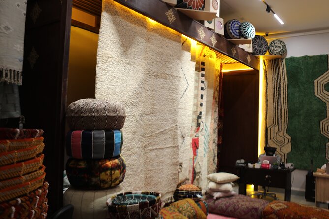 Myrugy-Small Group Rug Making Workshop in Marrakech with Licensed - The weavers’ market showroom after the class