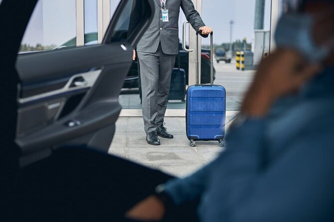 Private Arrival Transfer From Marrakech Airport - Riad access and the final walk