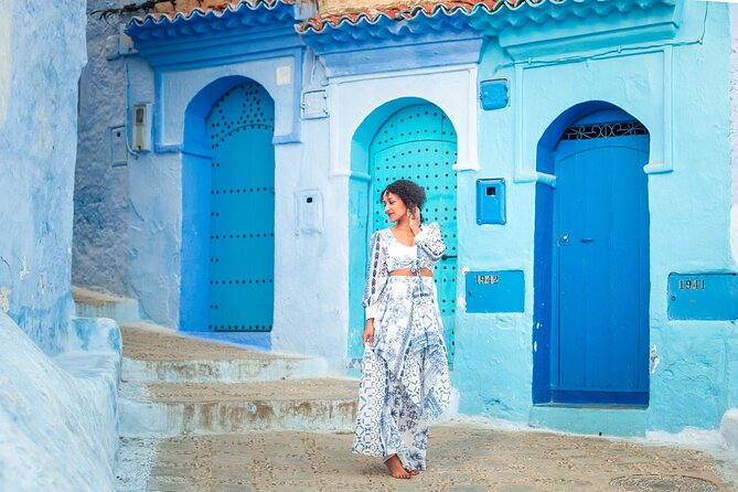 Private photo tour with a local pro photographer - Bab El Ain and the First Blue Backdrop