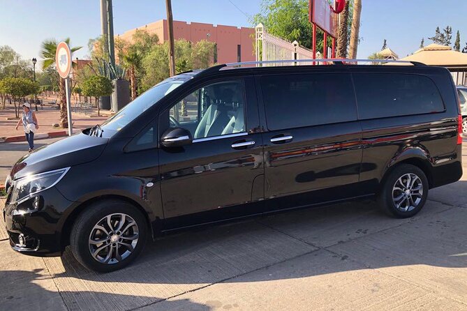 Private Transfer - Marrakech Menara airport (RAK) - Finding your chauffeur outside RAK